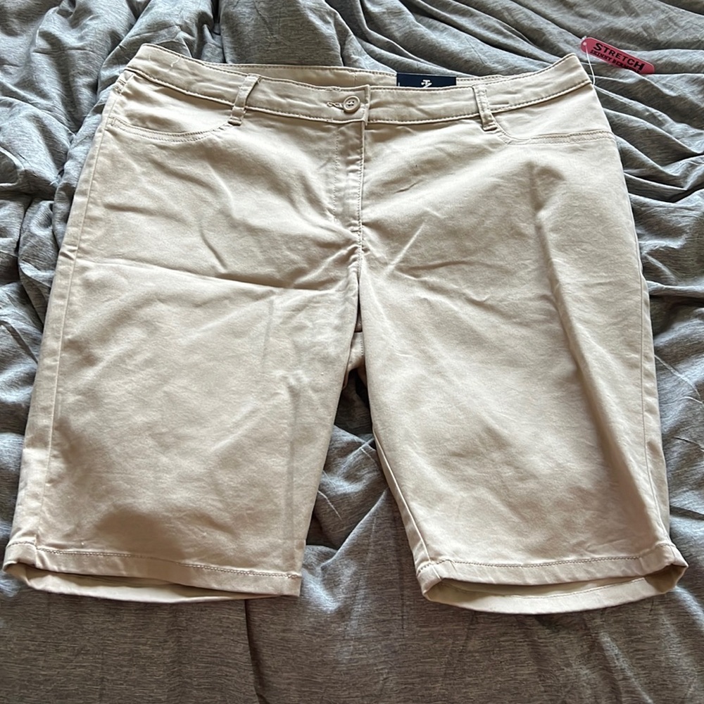 NWT IZOD Khaki School Uniform Shorts Junior Size 13